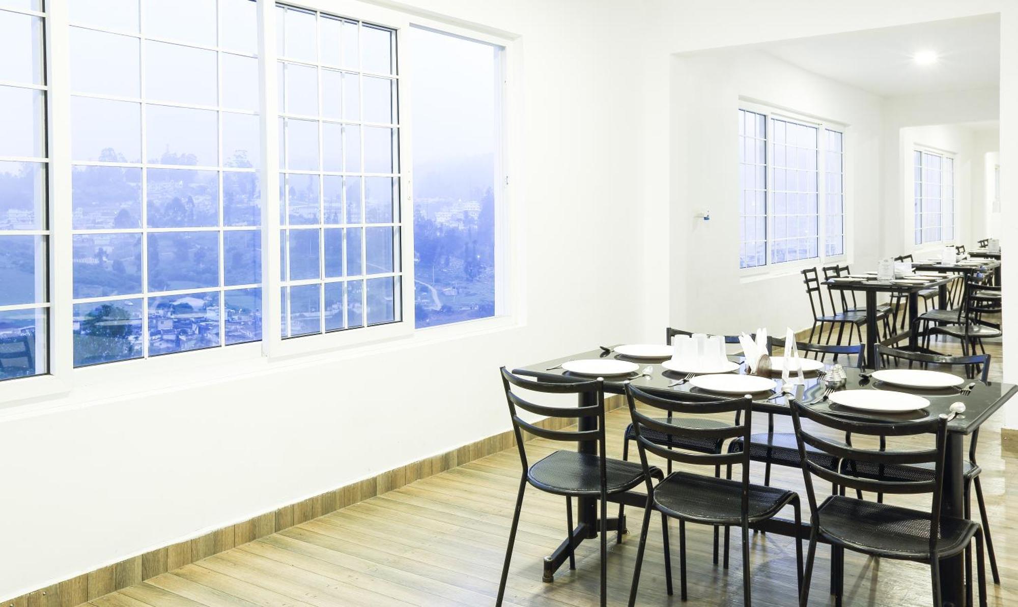 Treebo Skydale Inn & Suites With Mountain View أوتي المظهر الخارجي الصورة